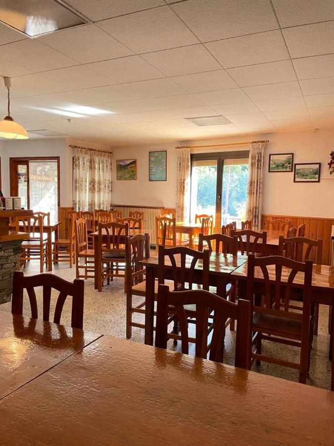 סטקסס Hostal Ter מראה חיצוני תמונה