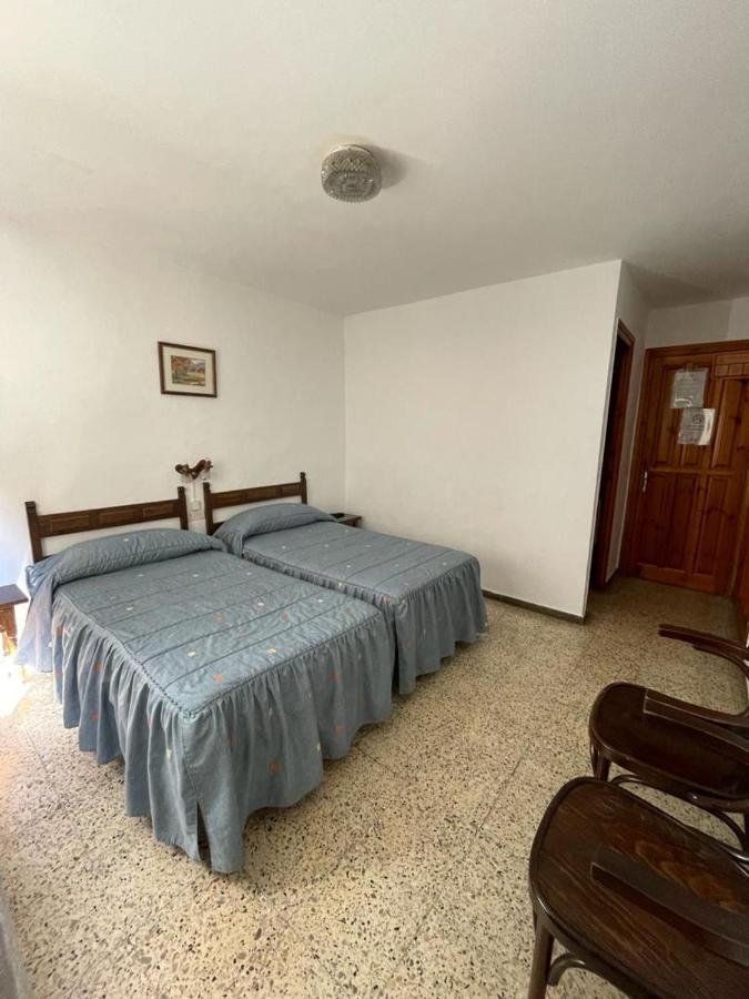 סטקסס Hostal Ter מראה חיצוני תמונה