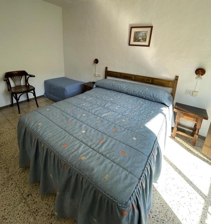 סטקסס Hostal Ter מראה חיצוני תמונה