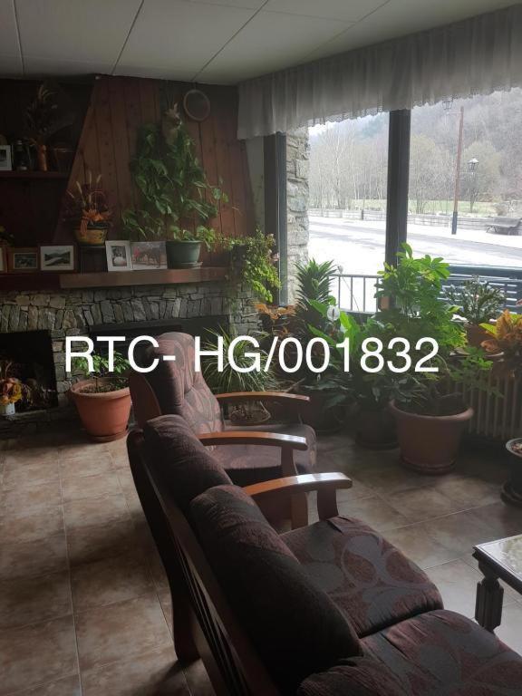 סטקסס Hostal Ter מראה חיצוני תמונה