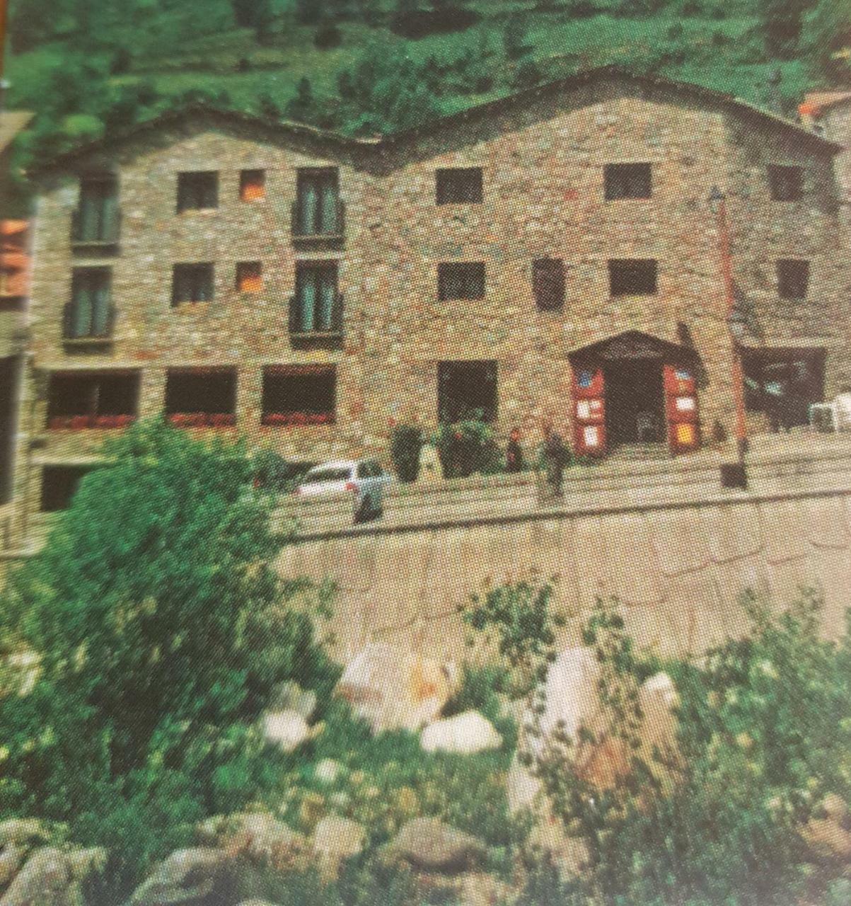 סטקסס Hostal Ter מראה חיצוני תמונה